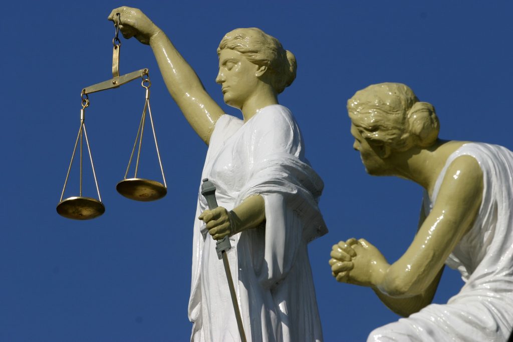 Vrouwe Justitia, Justitie, rechtbank