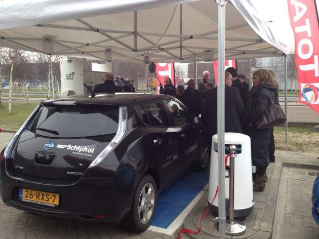 oplaadpunt, snelladen, total, schiphol, nissan leaf