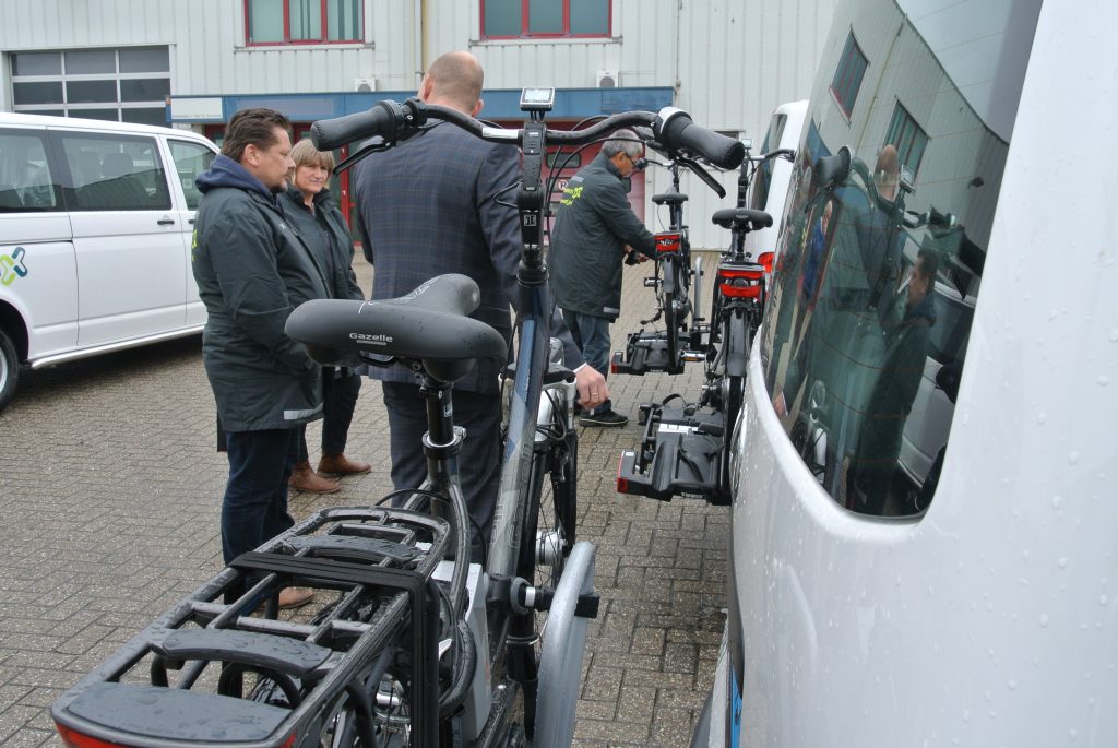 connexxion, ebike, elektrische fiets, taxi, taxichauffeur, leerlingenvervoer