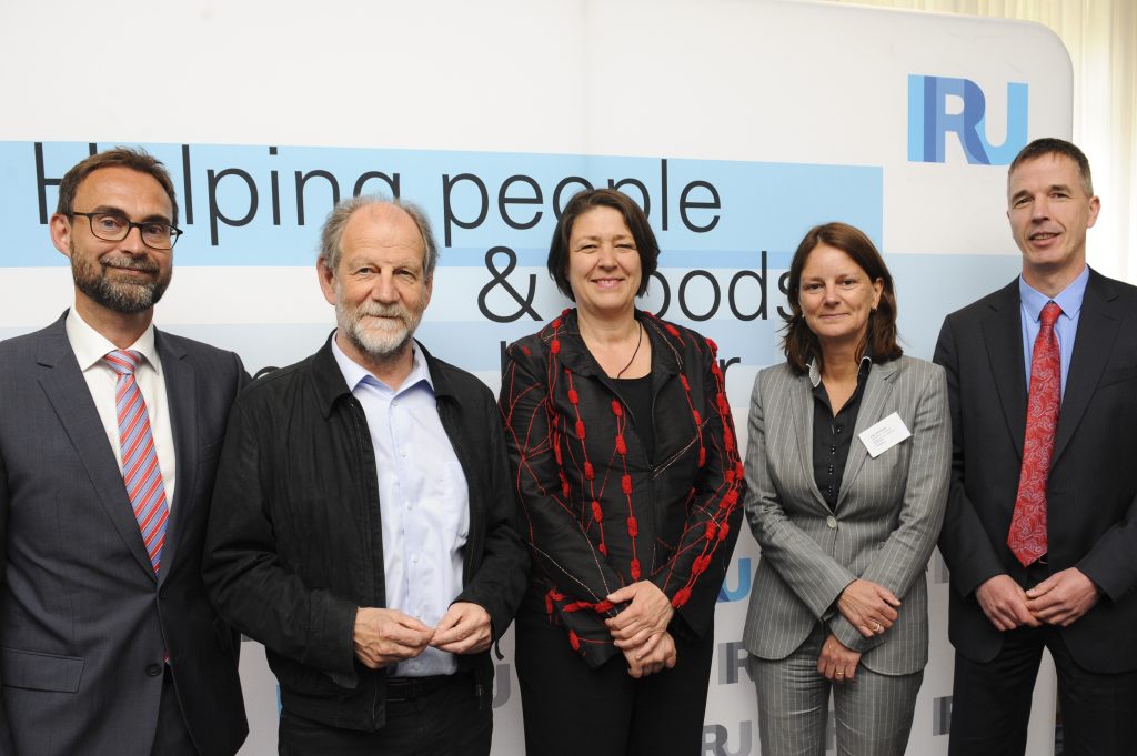 IRU, taxi, debat, Michael Cramer, MEP - Chair of the European Parliament Transport & Tourism Committee Violeta Bulc, European Commissioner for Transport Hellen van Dongen - Director Public Transport & Rail Dutch Ministry of Infrastructure & the Environment Hubert Andela - President of the IRU Taxi GROUP Moderated by Michael Nielsen, IRU General Delegate to the EU