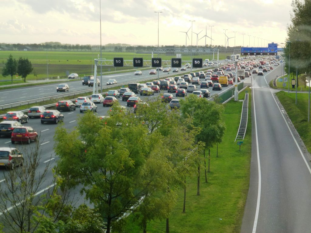 File, snelweg. Foto: RamonBerk / iStock