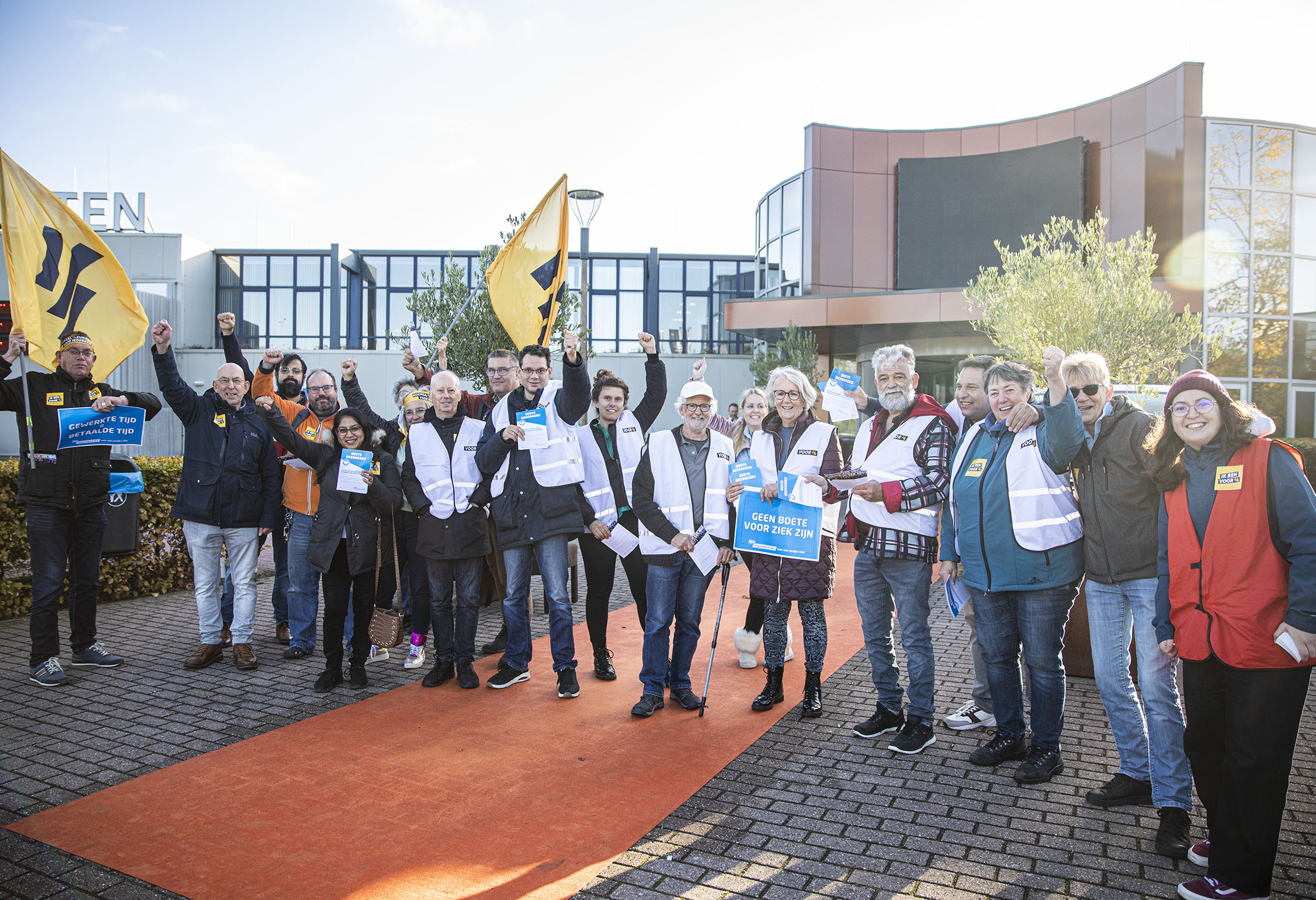 Vakbond FNV voert actie tijdens Taxi Expo '22 in Houten TaxiPro