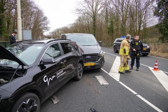 Kop-staartbotsing met taxi in Blaricum